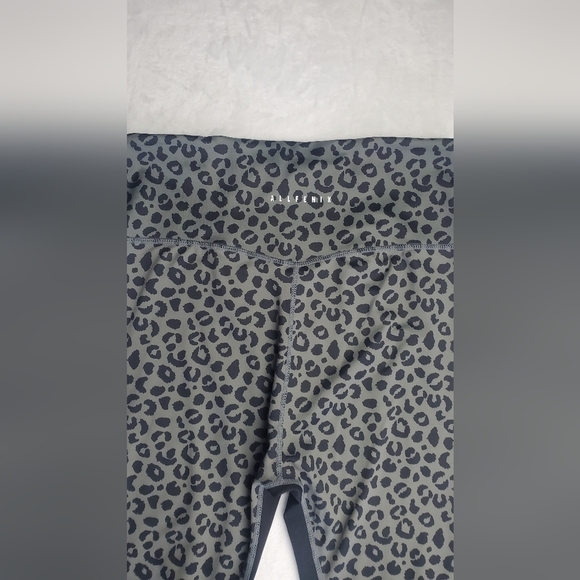 ALL FENIX Black Avery Cheetah-Print Active‎ Leggings Size Medium Sporty - Picture 7 of 11